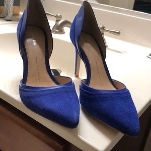 ⭐️⭐️⭐️Blue Gianni Bini Heels